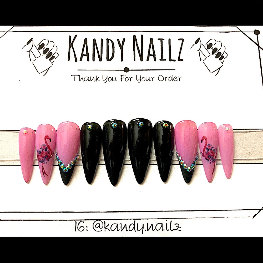 “Flirty Flamingo”🦩 💕Custom Press-On Nails 💅🏼